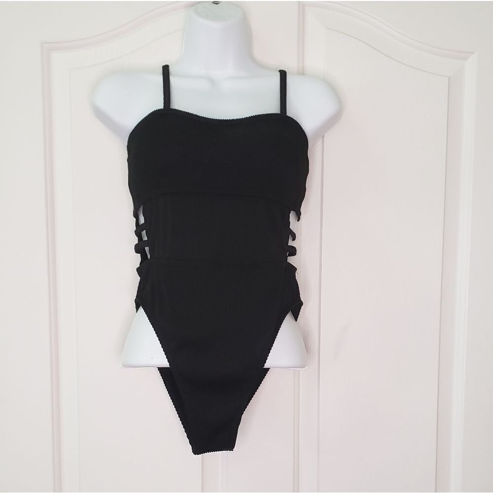 NWT Swimsuit Textured One Piece - Picture 1 of 8